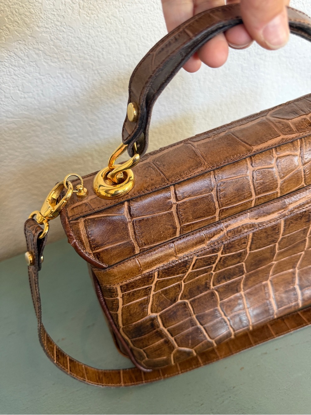 Vintage Azzurra - Italian Croc-Embossed Brown Leather Satchel with Gold Hardware - Picture 9 of 10
